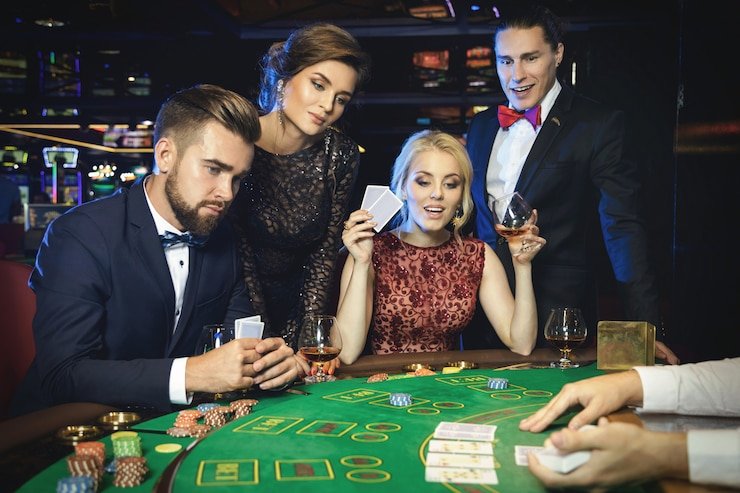 f22 Real Dealers, Real Tables